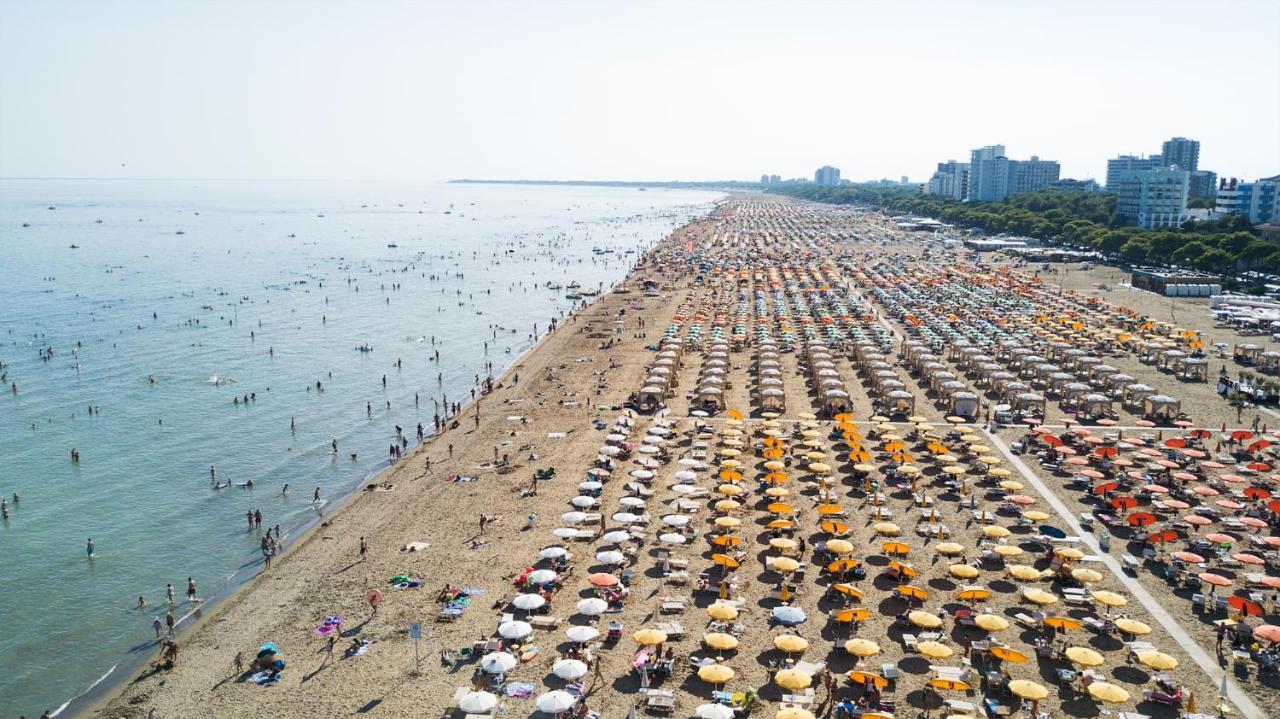 Summer Villas Lignano Sabbiadoro Bagian luar foto